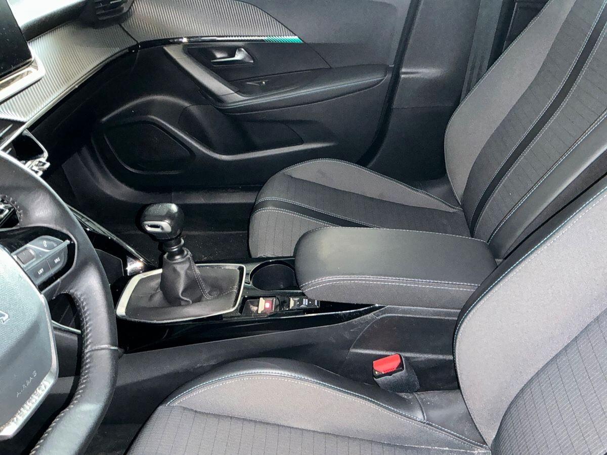 Peugeot 2008 PureTech 100 S&S Allure Pack- bianco perla