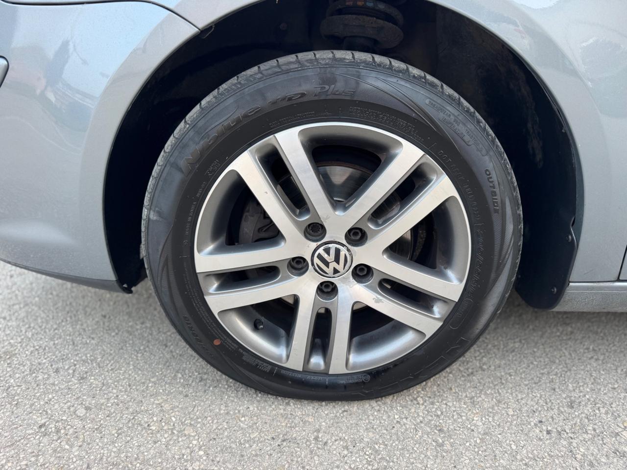 Volkswagen Touran 2.0 Highline Ecofuel 7 POSTI