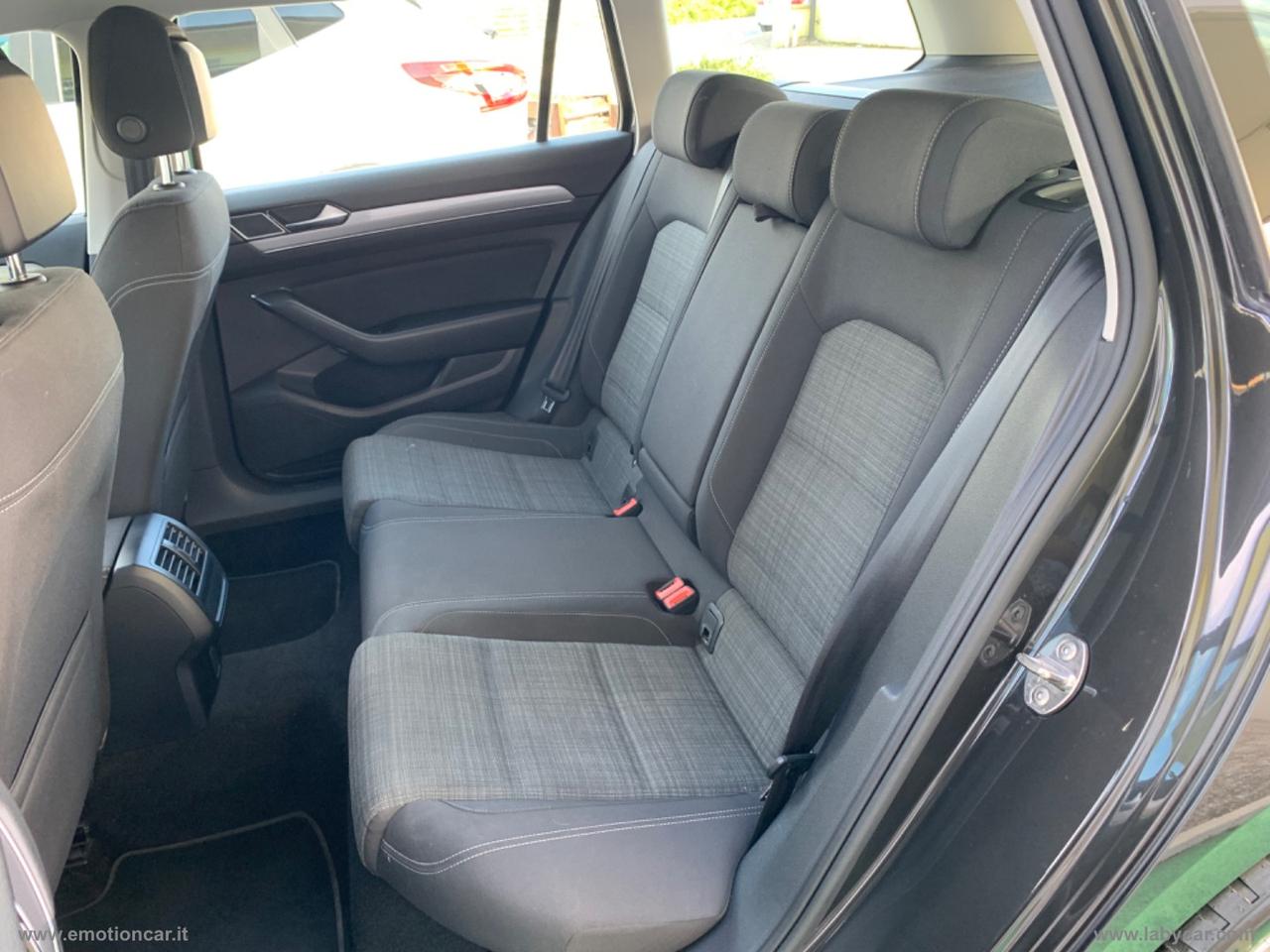 VOLKSWAGEN Passat Var. 2.0 TDI 122 CV EVO DSG Bus. - 2021