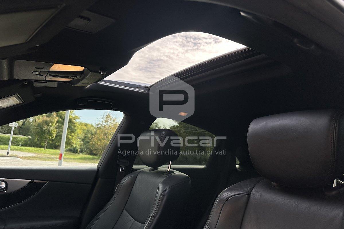 INFINITI QX70 3.0 diesel V6 AT S