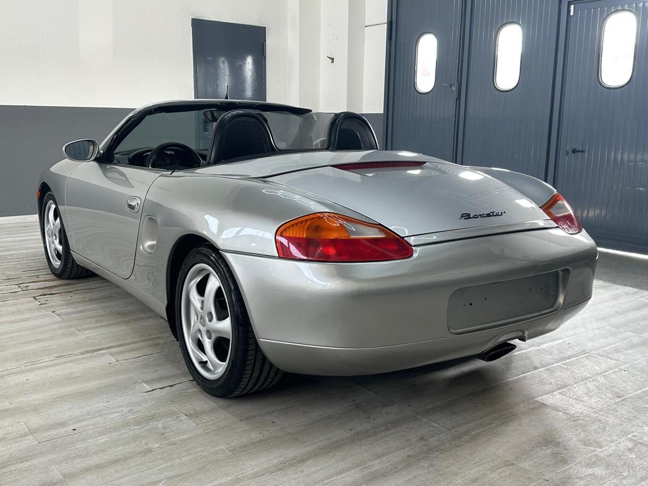 Porsche Boxster 2.5i 24V cat