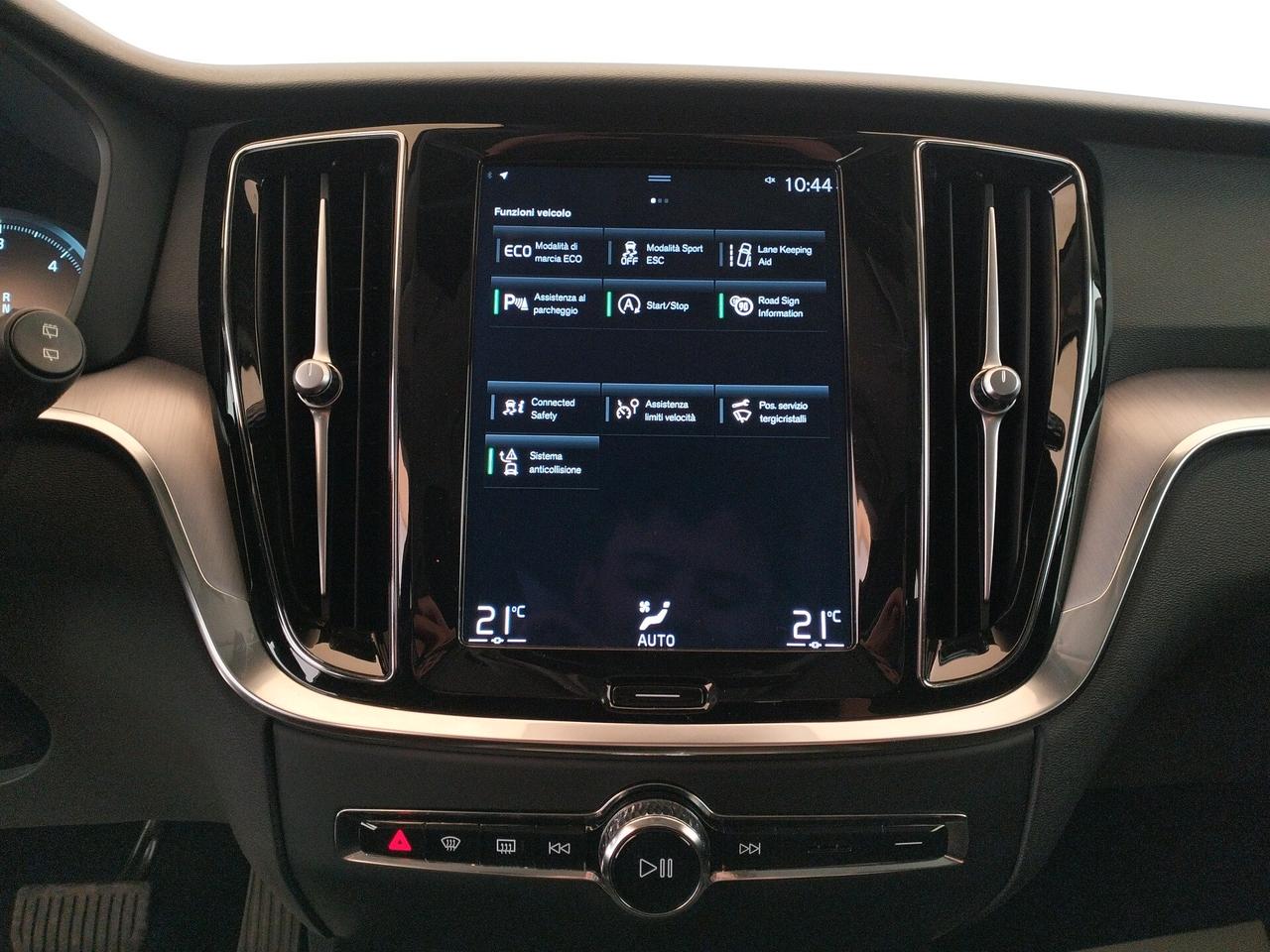 VOLVO V60 2.0 b4 Momentum Business auto - IVA ESPOSTA