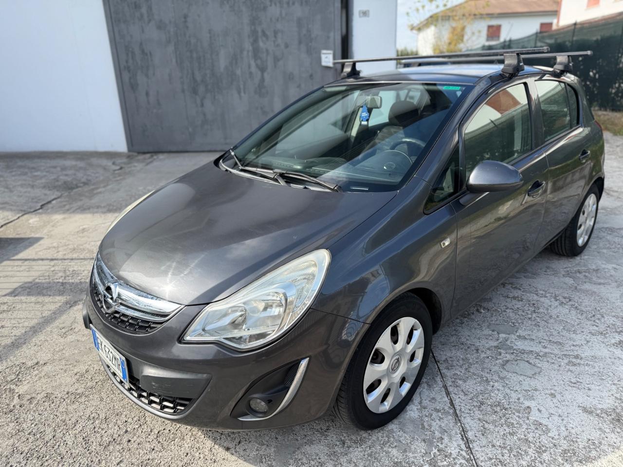 Opel Corsa 1.2 BENZINA POCHI KM 2011 NEOPATENTATI