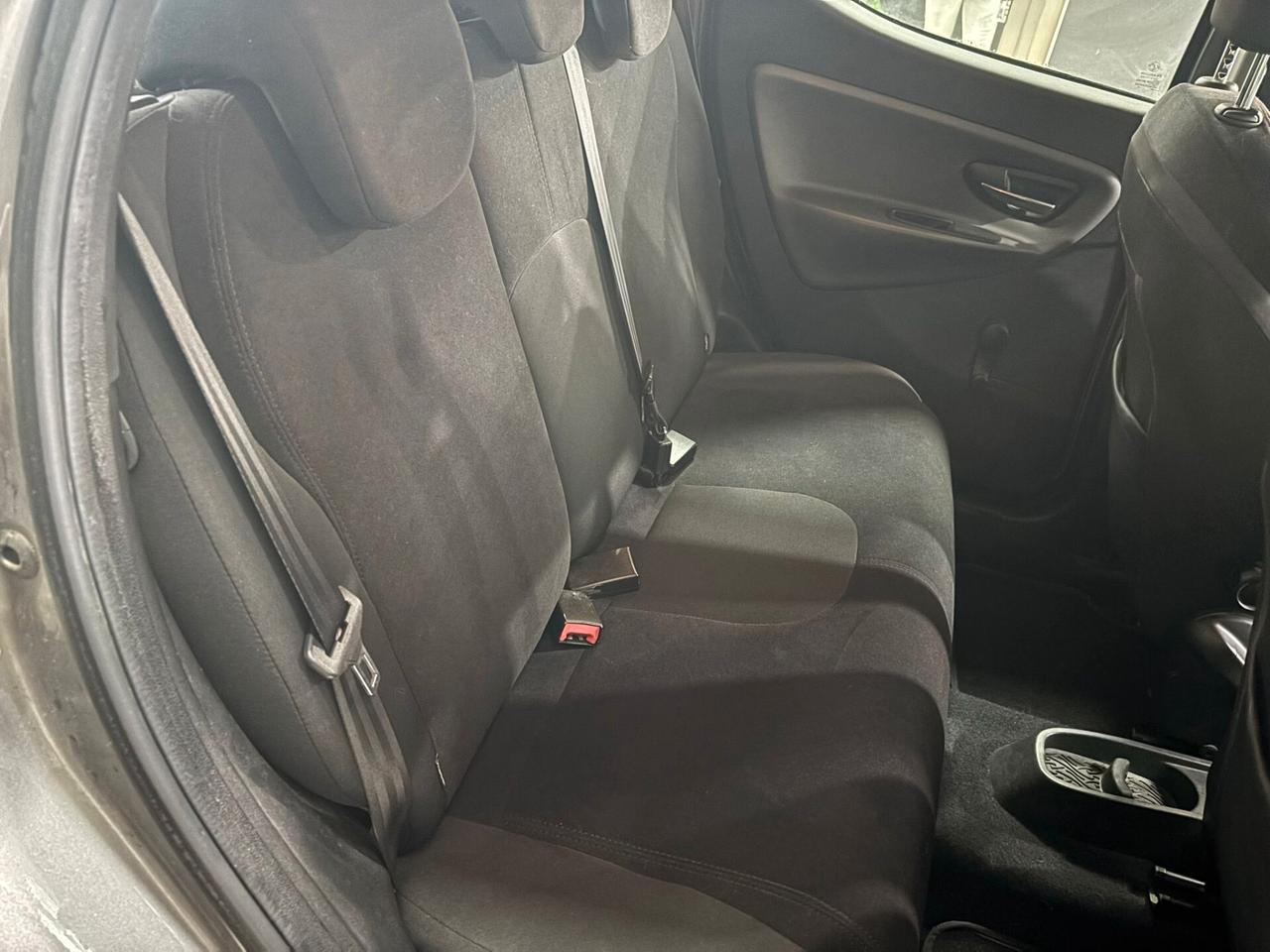 Lancia Ypsilon 1.2 69 CV 5 porte S&S Silver