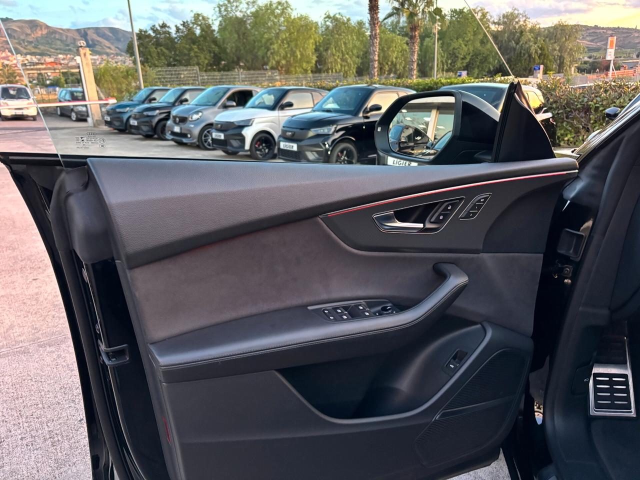 Audi Q8 RS TFSI V8 quattro tiptronic