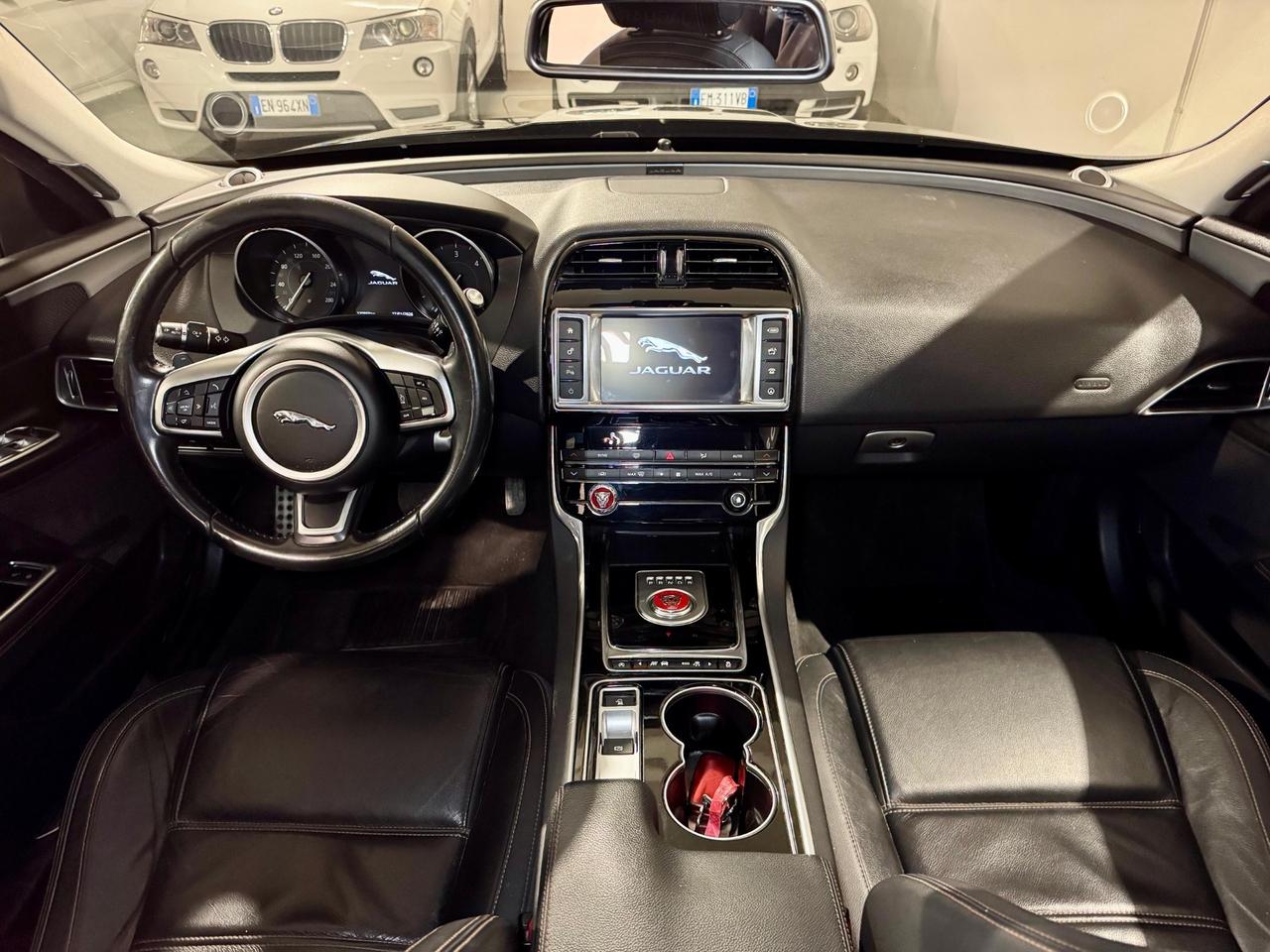 JAGUAR XE*2.0*180 CV*AWD*R-LINE*