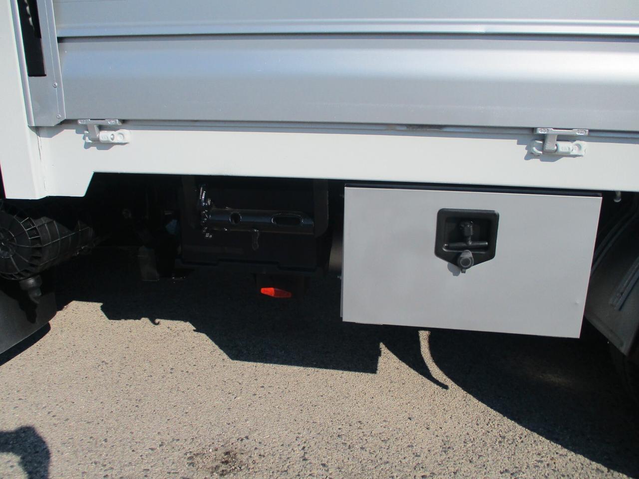 Nissan Cabstar 3000 120CV CASSONE FISSO PASSO CORTO 3.10 METRI