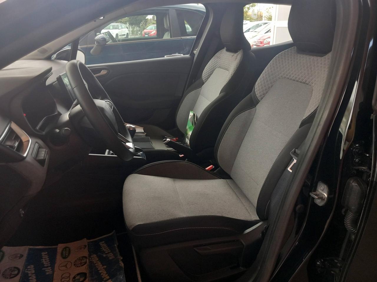Renault Clio TCe 100 CV GPL 5 porte EVOLUSCION KM 15800 RETROCAMERA SENSORI MONITOR GARANZIA