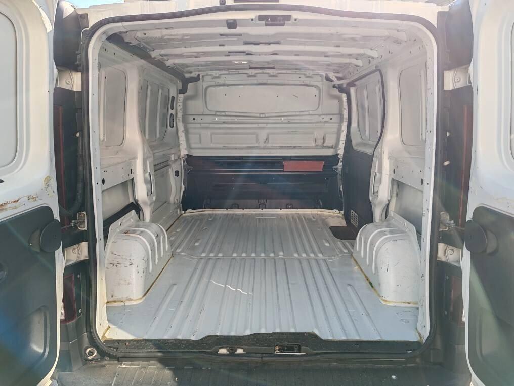 RENAULT TRAFIC 3 POSTI