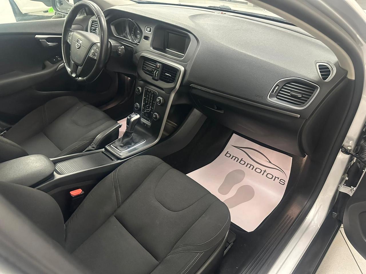 Volvo V40 Cross Country D2 Business Plus