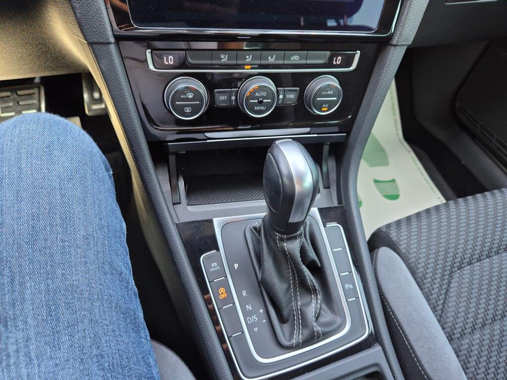 Volkswagen Golf R-LINE 7.5 2.0 TDI DSG 5p