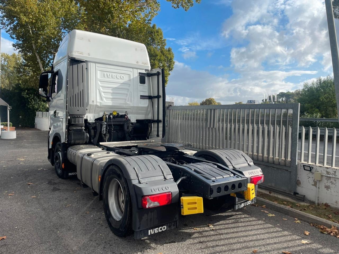 Iveco S-Way 490 (2 unità)