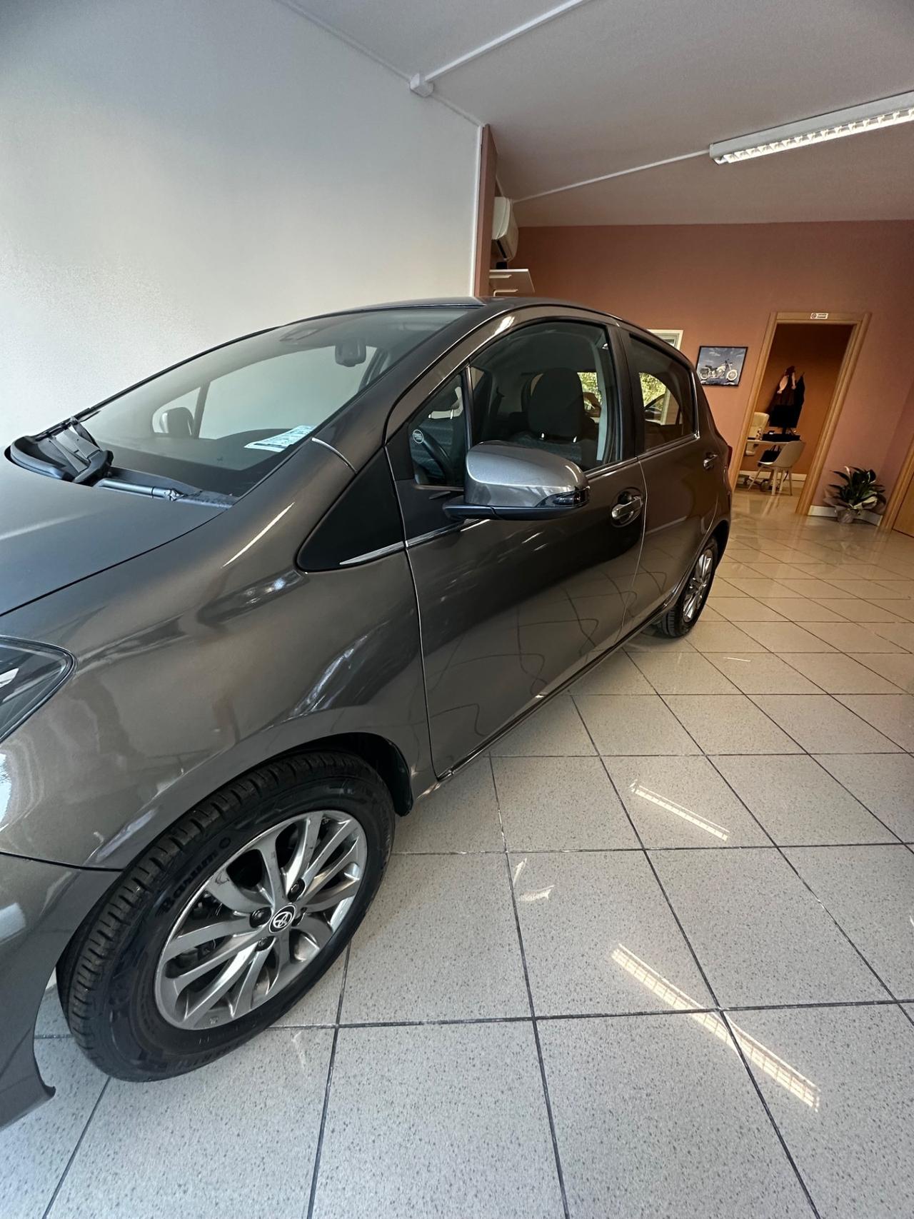 Toyota Yaris 1.0 5 porte