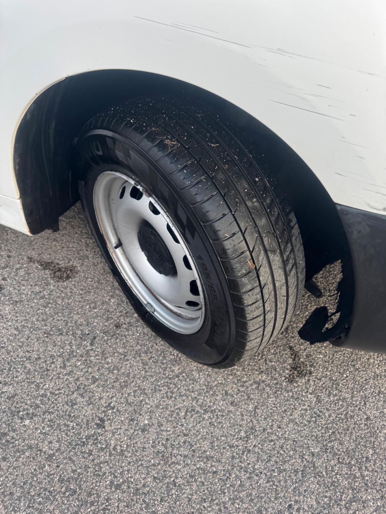 Peugeot Partner Passo Lungo con Porta Laterale Euro 6B