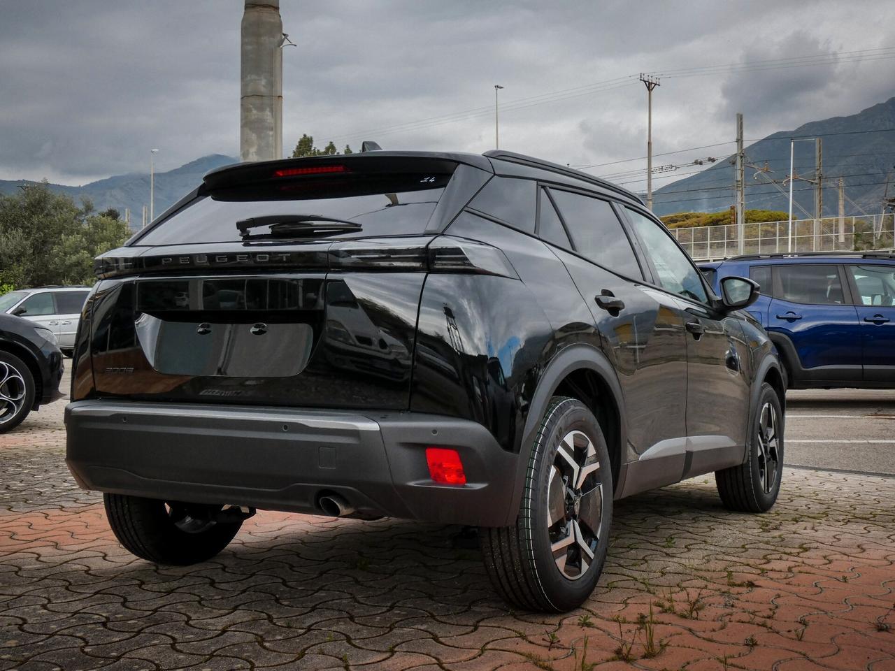 Peugeot 2008 PureTech 100 S&S Allure - KM 0