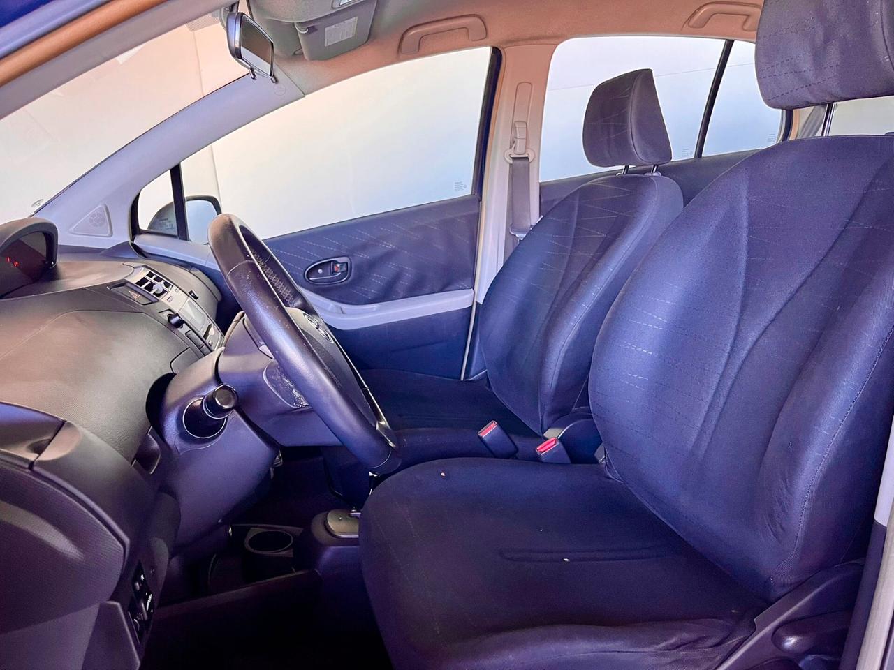 Toyota Yaris SOL 5p automatica