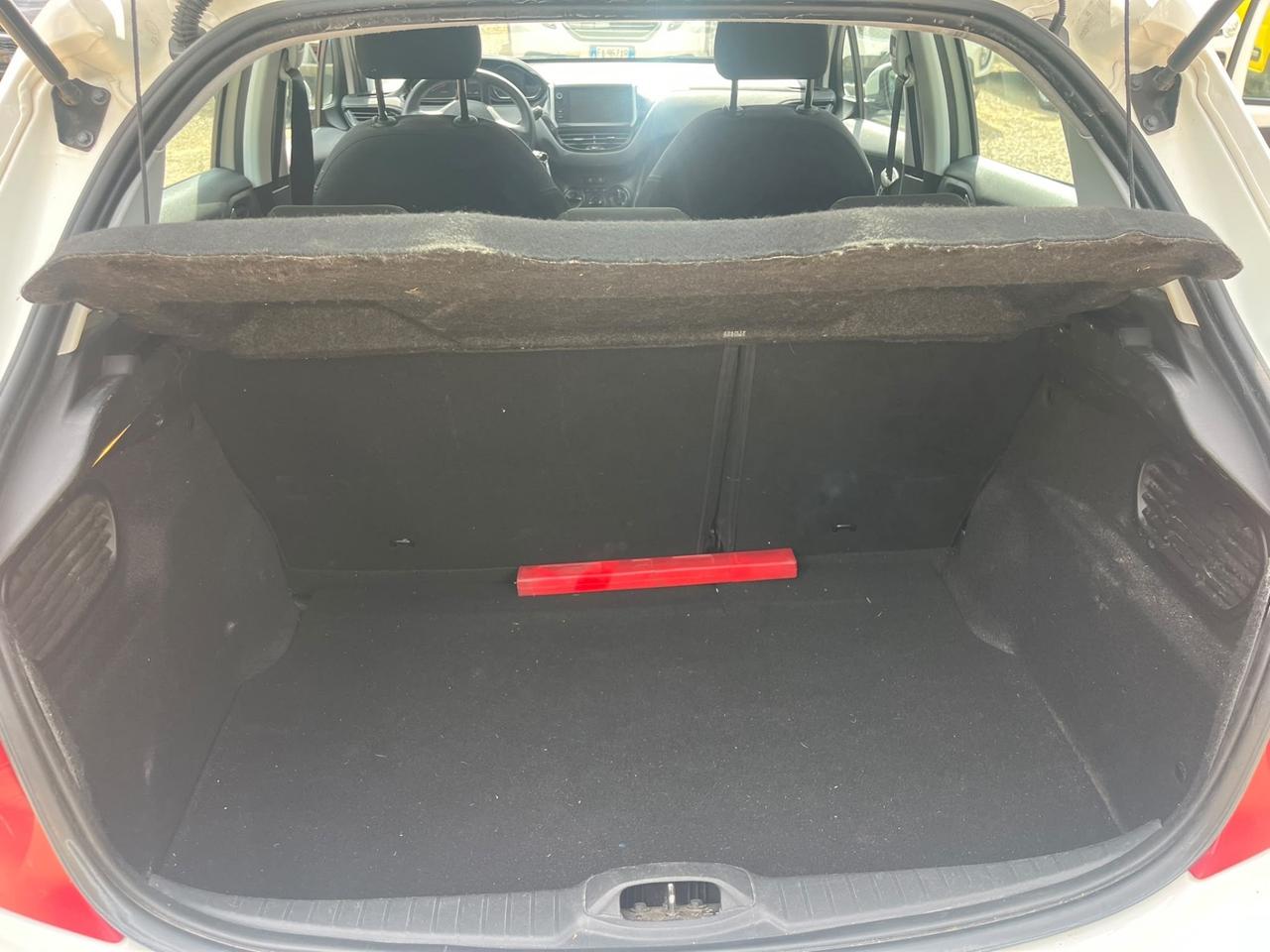 Peugeot 208 1.4 HDi 68 CV 5 porte Allure