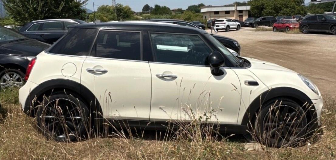 Mini Cooper D 1.5 5p auto