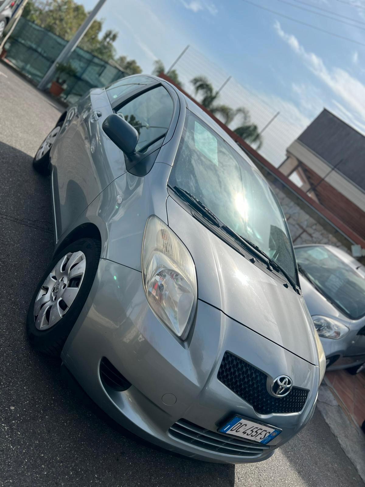 Toyota Yaris 1.3 M-MT 3porte Sol