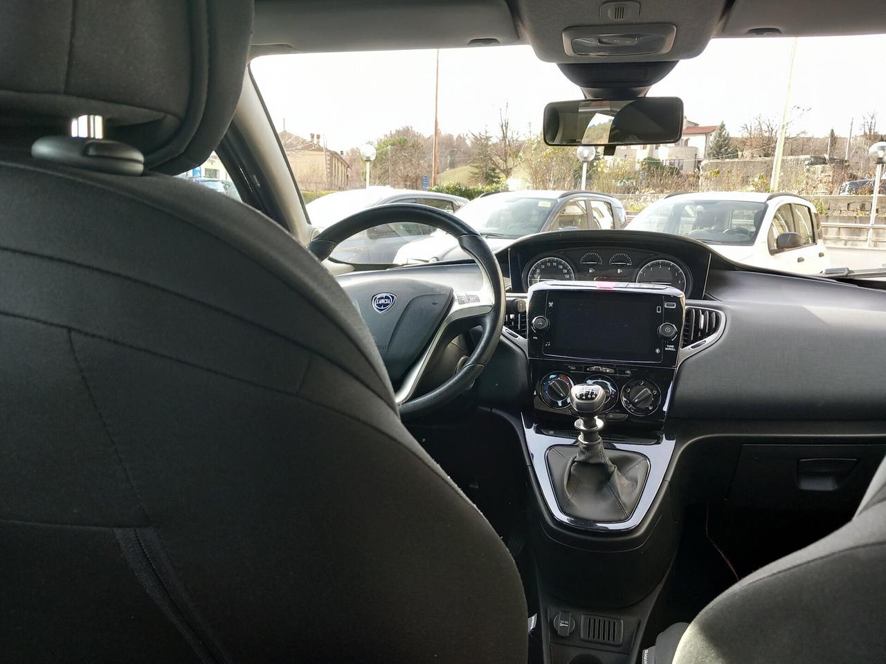 Lancia Ypsilon 1.0 FireFly 5 porte S&S Hybrid Ecochic Gold