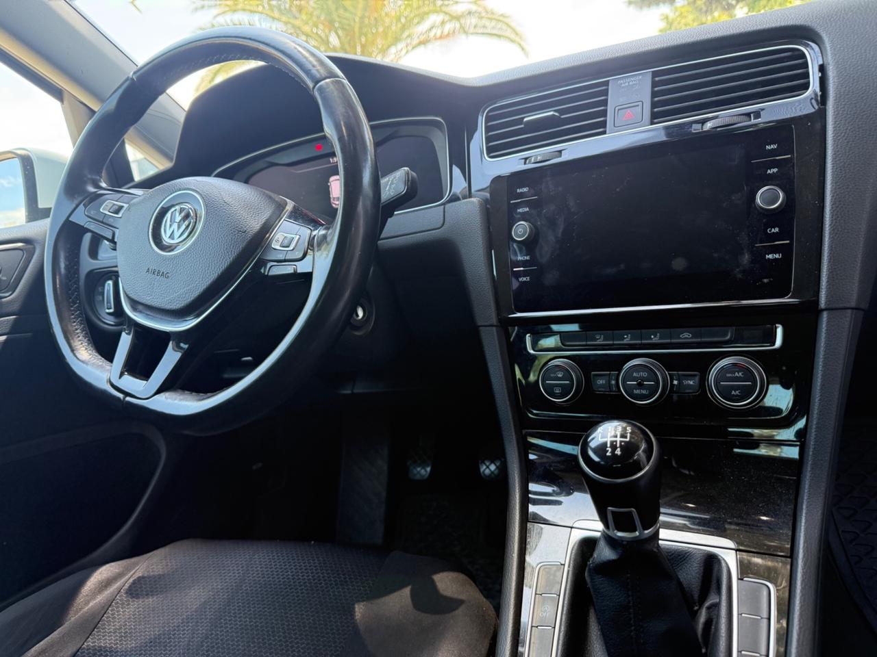 Volkswagen Golf 1.6 TDI 115 CV accessoriato