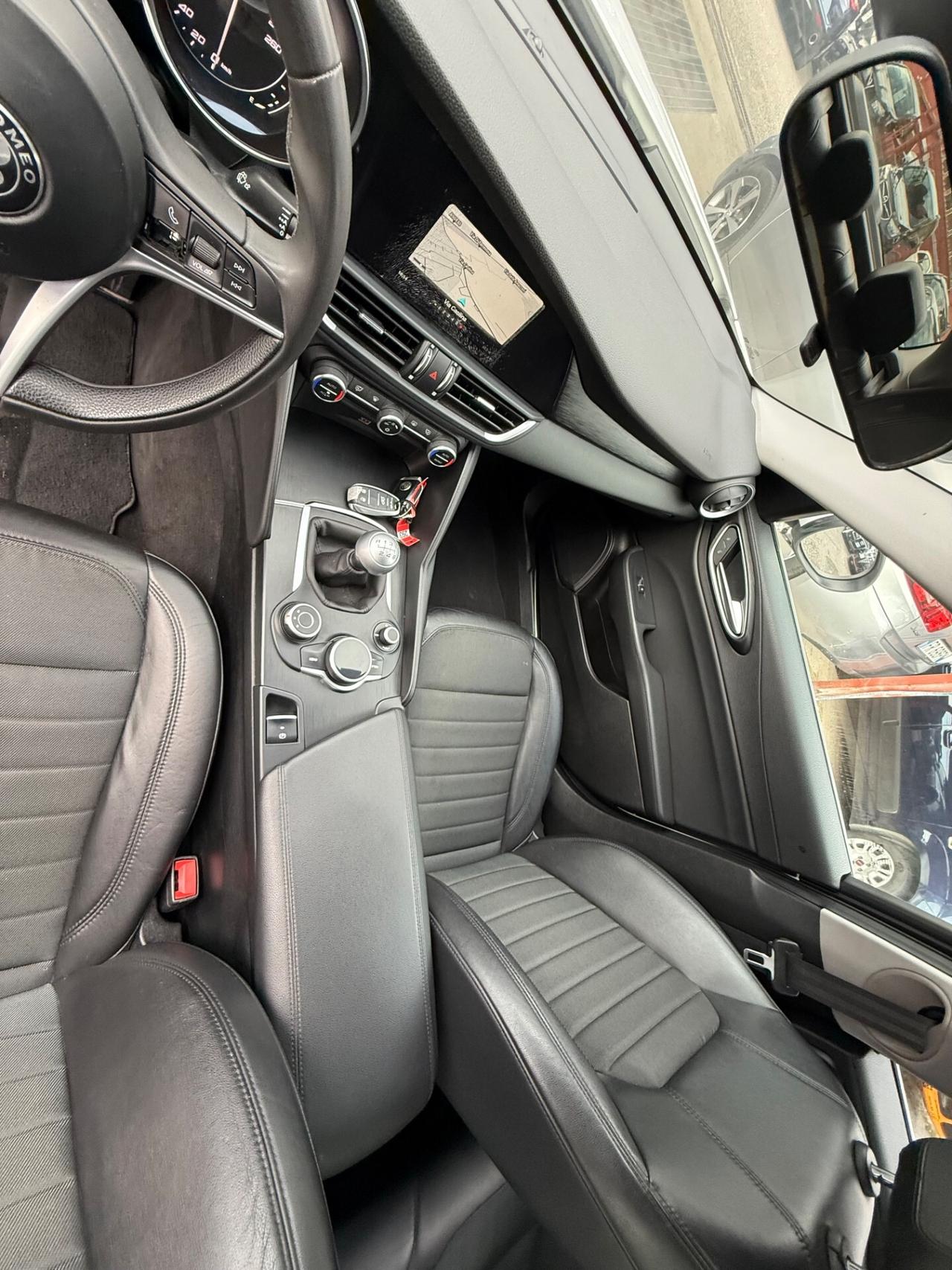 Giulia 2.2 180 CV/VELOCE /rate/permute/E6