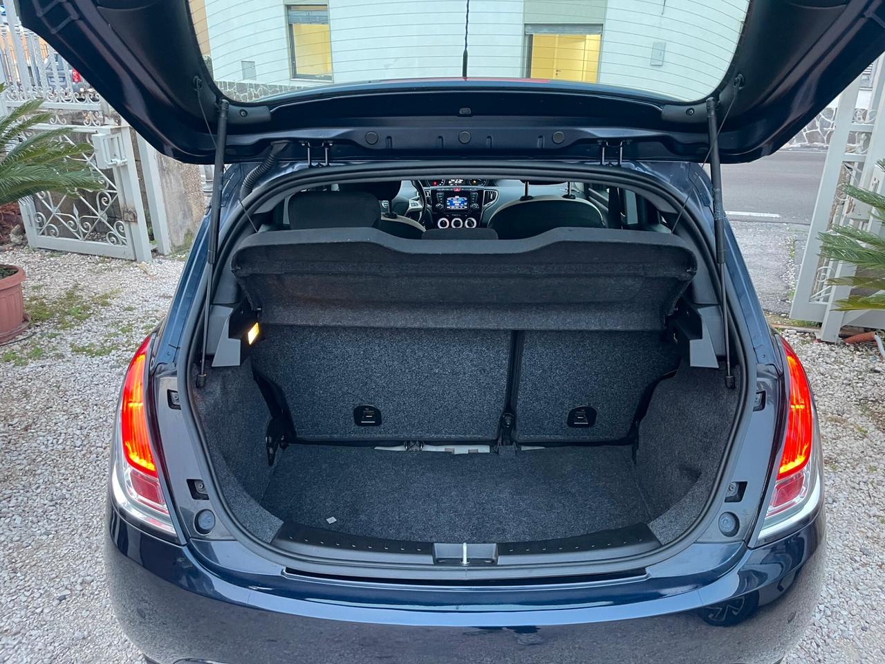 Lancia Ypsilon 1.2 69 CV 5 porte Gold