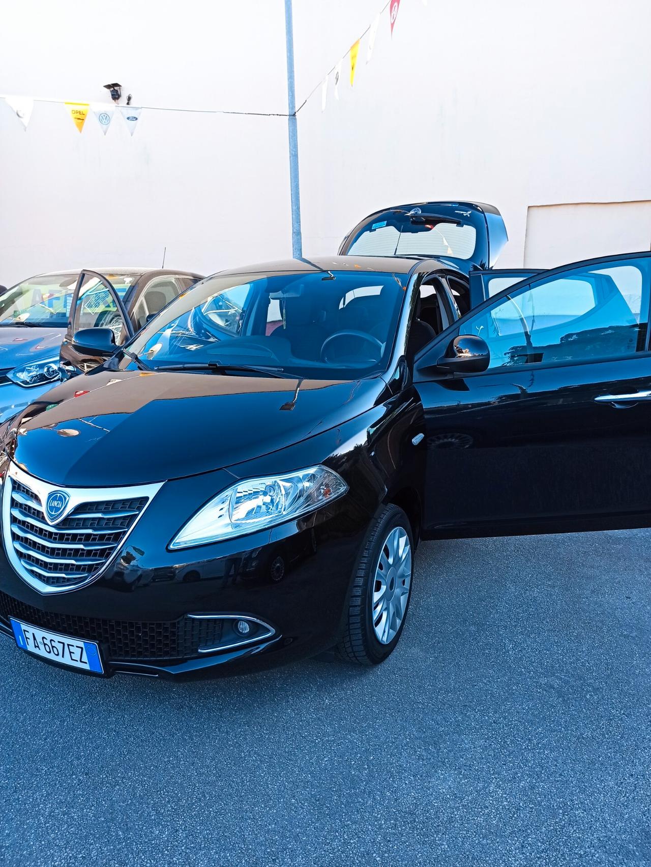 Lancia Ypsilon 1.2 69 CV 5 porte Gold Impeccabile!!!!!