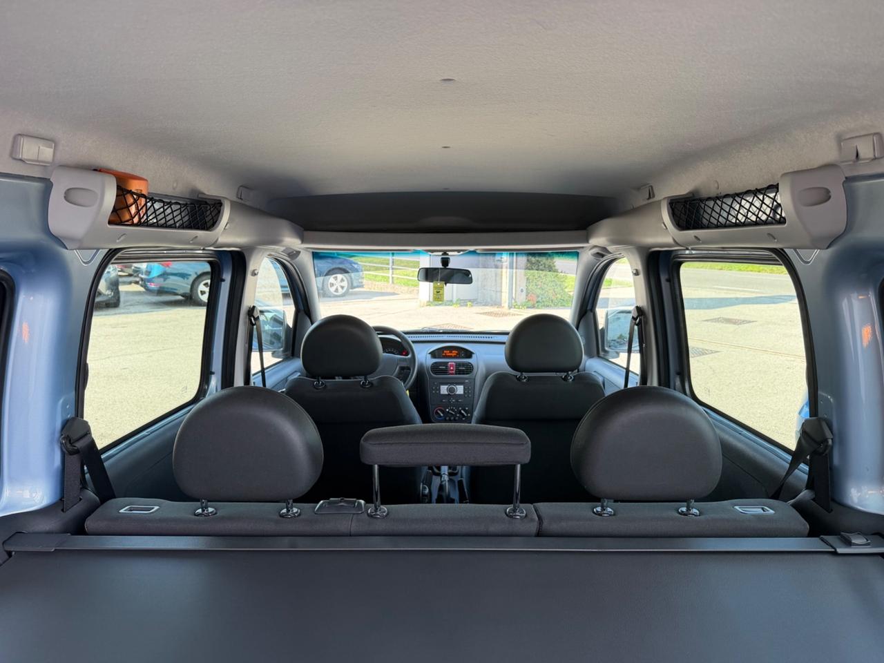 Opel Combo 1.6 benzina , metano