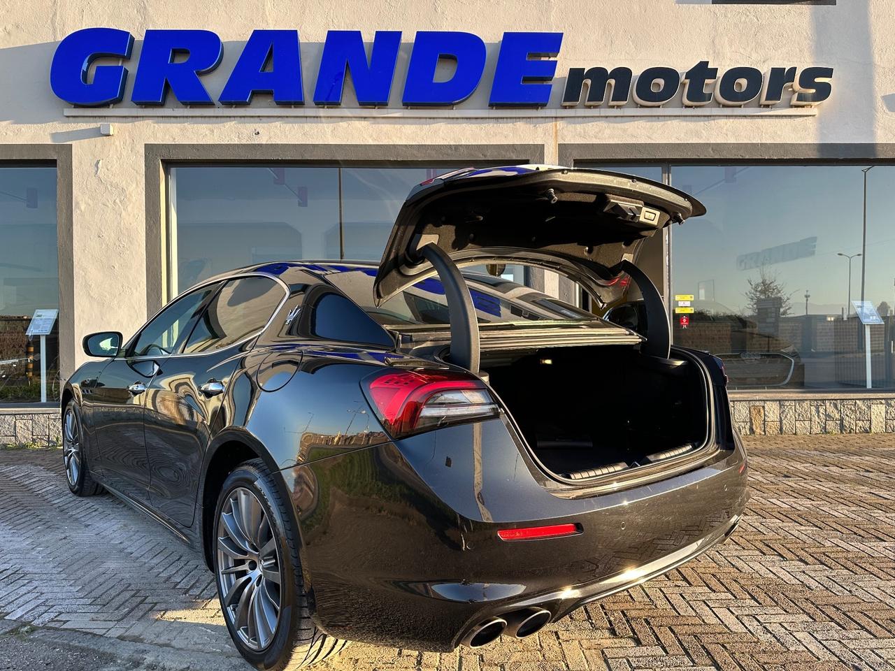 Maserati Ghibli 330 CV MHEV GT