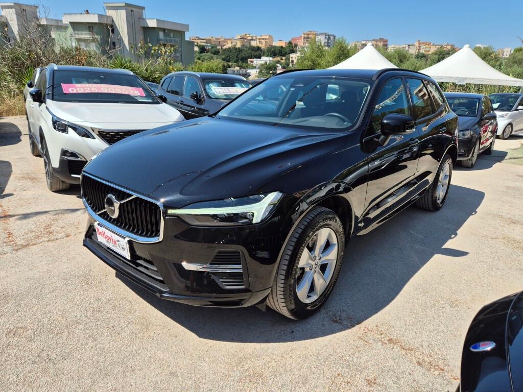 Volvo XC60 B4 (d) AWD automatico Momentum