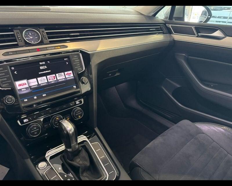 Volkswagen Passat 8ª serie 2.0 TDI DSG Highline BlueMotion Technology
