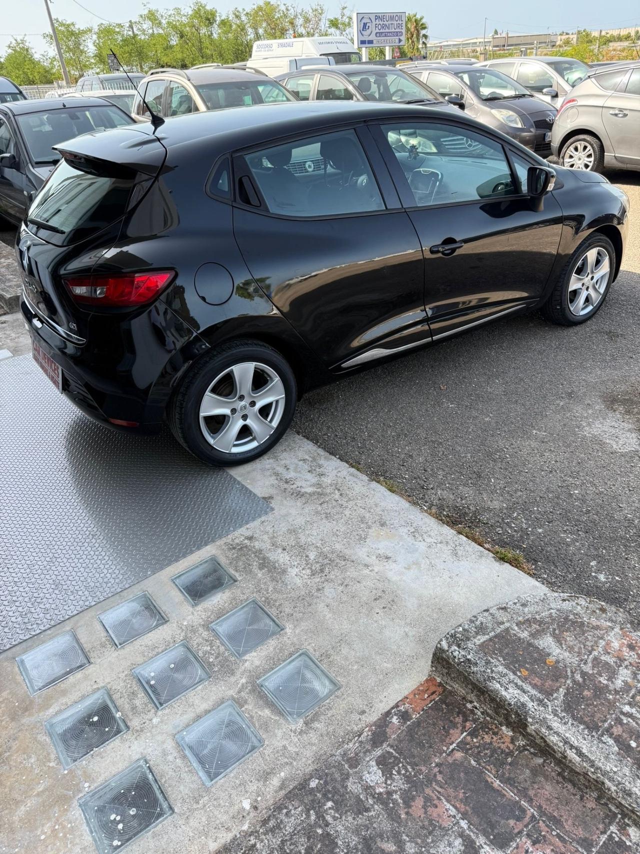 Renault New Clio 1.5 - NEOPATENTATI- UNICO PROPRIETARIO