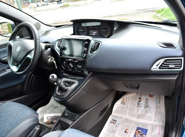 Lancia Ypsilon 1.0 FireFly 5 porte S&S Hybrid Gold