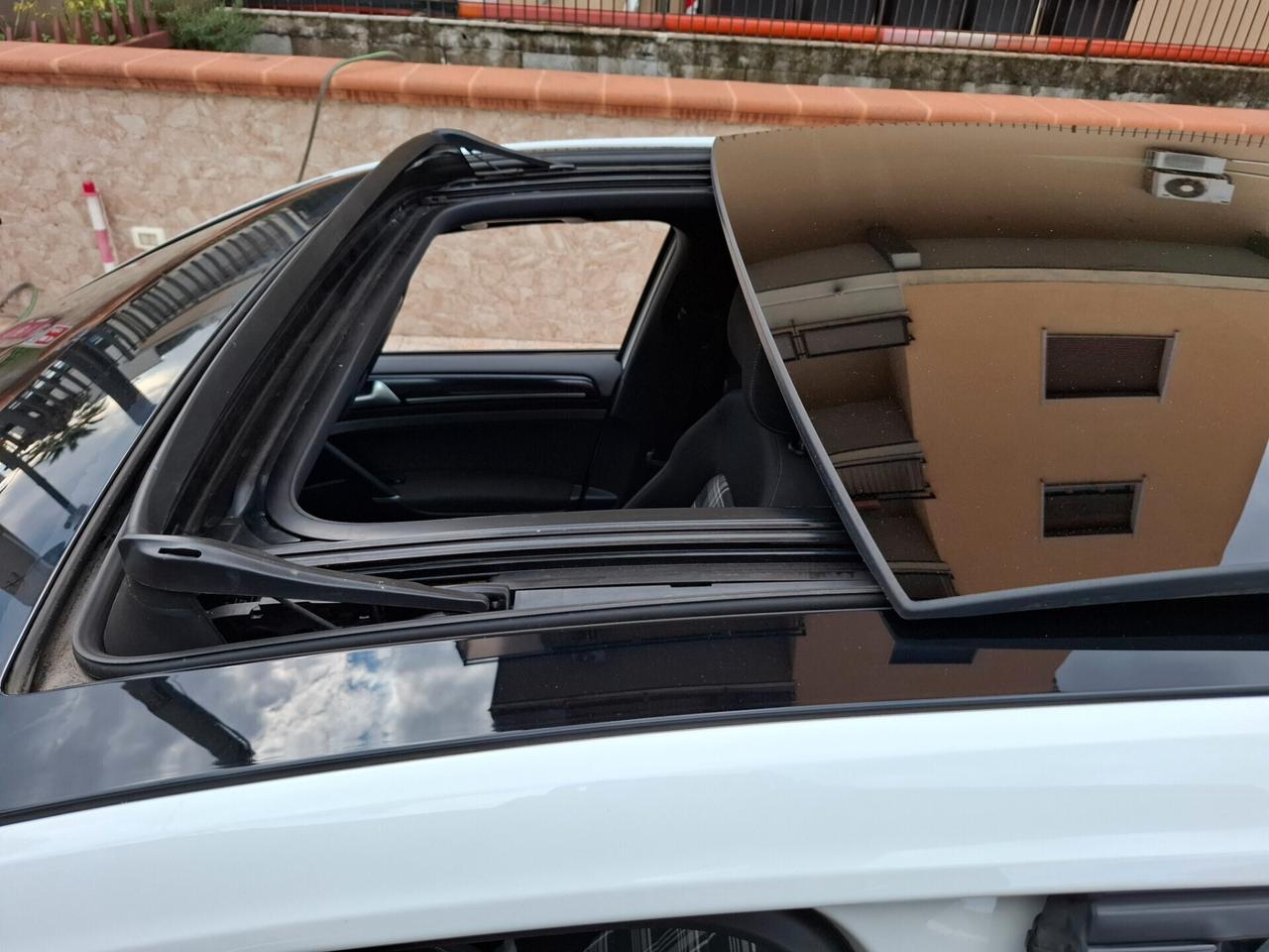 Volkswagen Golf - 2.0 TDI GTD PANO