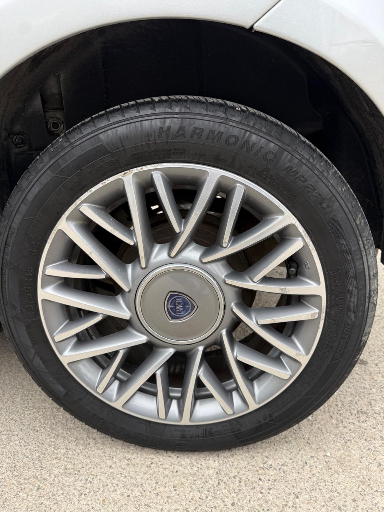 Lancia Ypsilon 1.2 69 CV 5 porte GPL Ecochic Gold