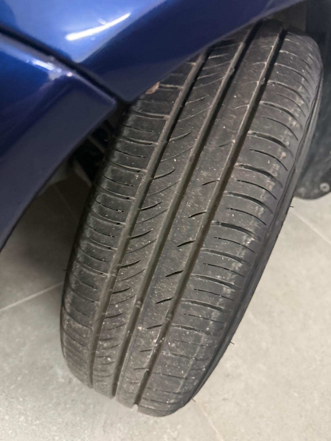 Toyota Yaris 1.0i 16V cat 3 porte