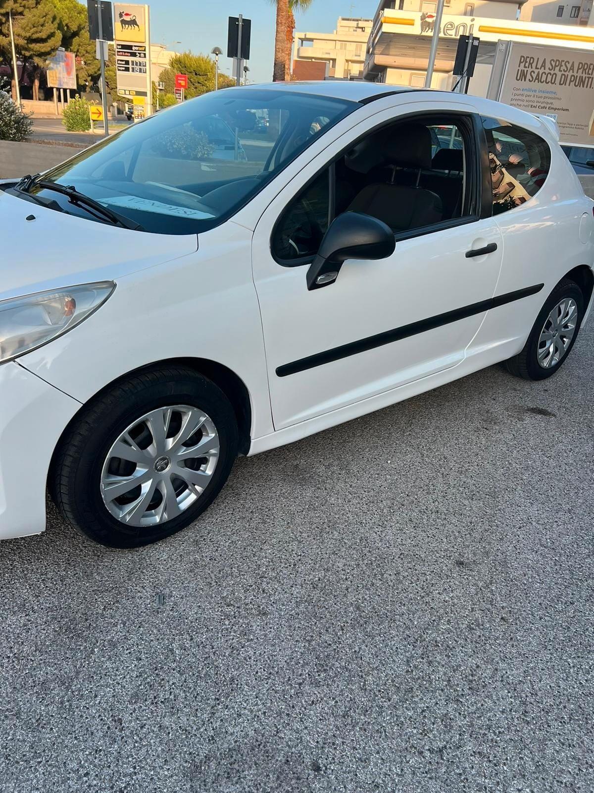 Peugeot 207 1.4 8V 75CV 3p. Energie