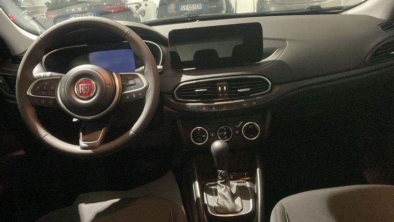 FIAT Tipo 1.5 Hybrid DCT 5 porte Cross