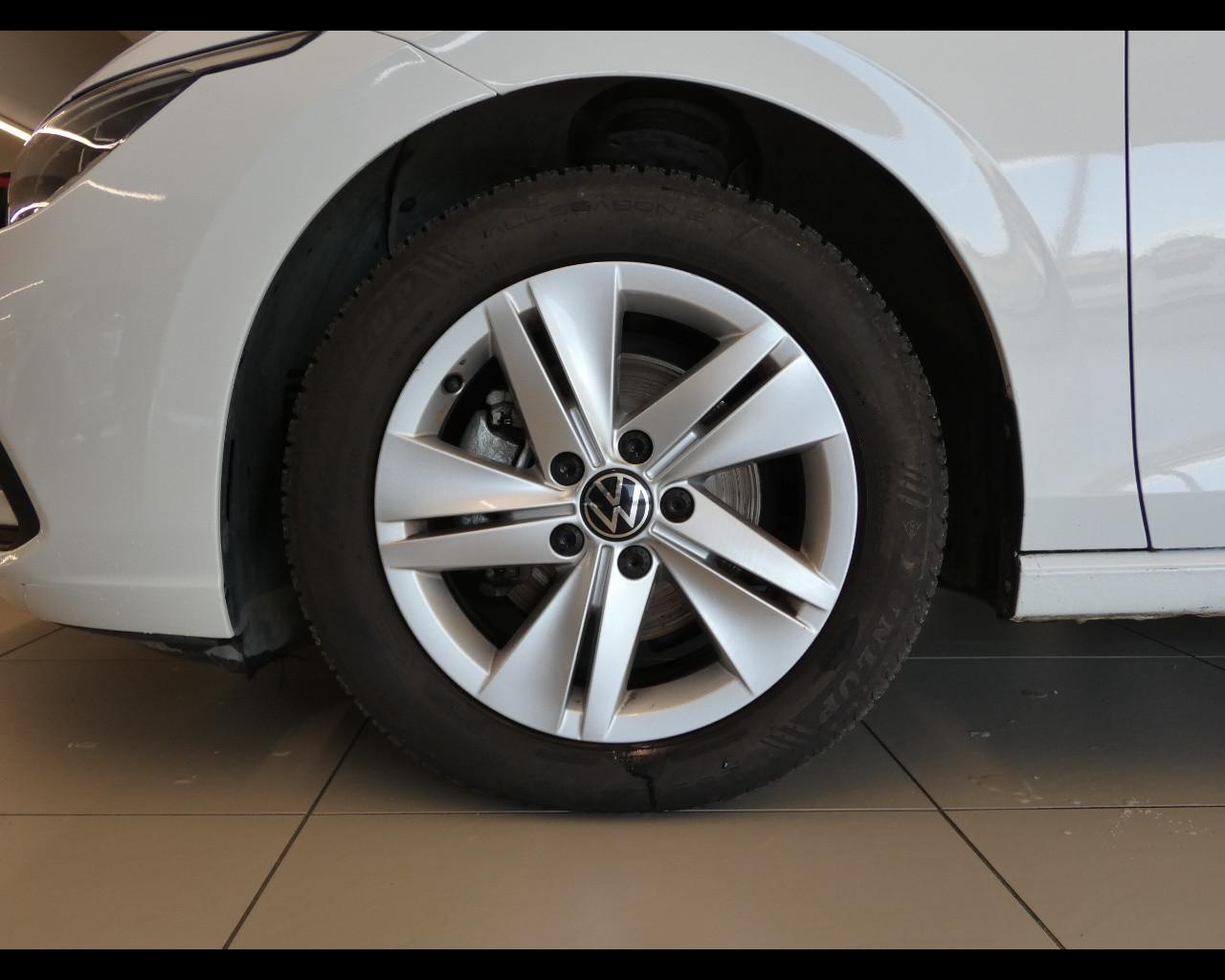 VOLKSWAGEN Golf 8ª serie - Golf 1.0 eTSI EVO DSG Life
