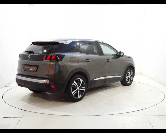 PEUGEOT 3008 Hybrid 225 e-EAT8 Allure