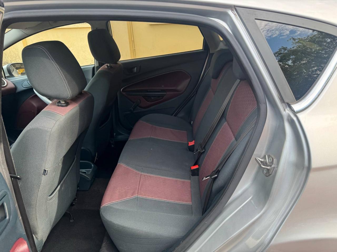 Ford Fiesta 1.4 TDCi 68CV 5 porte Titanium