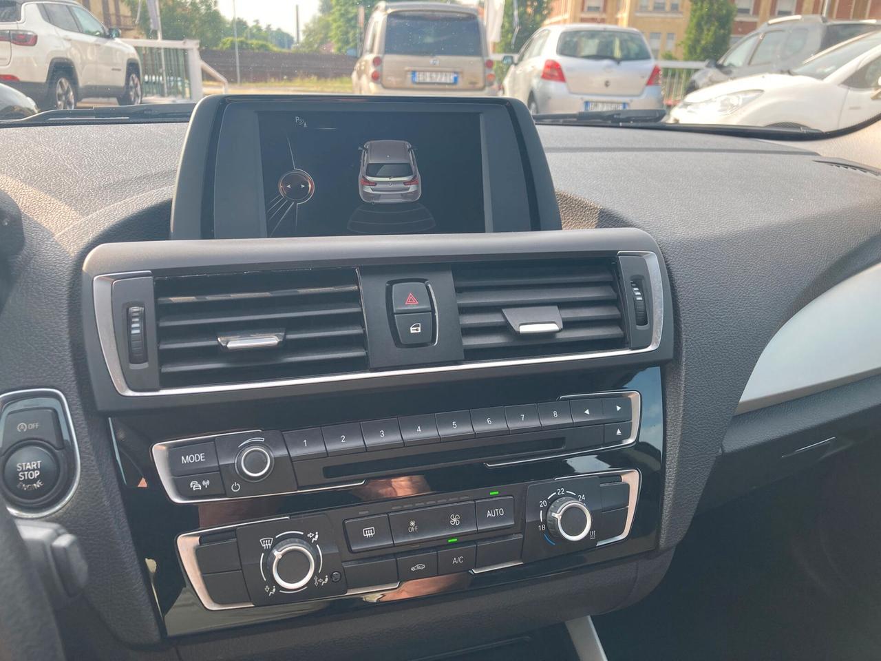 Bmw 114 114d 3p. Urban