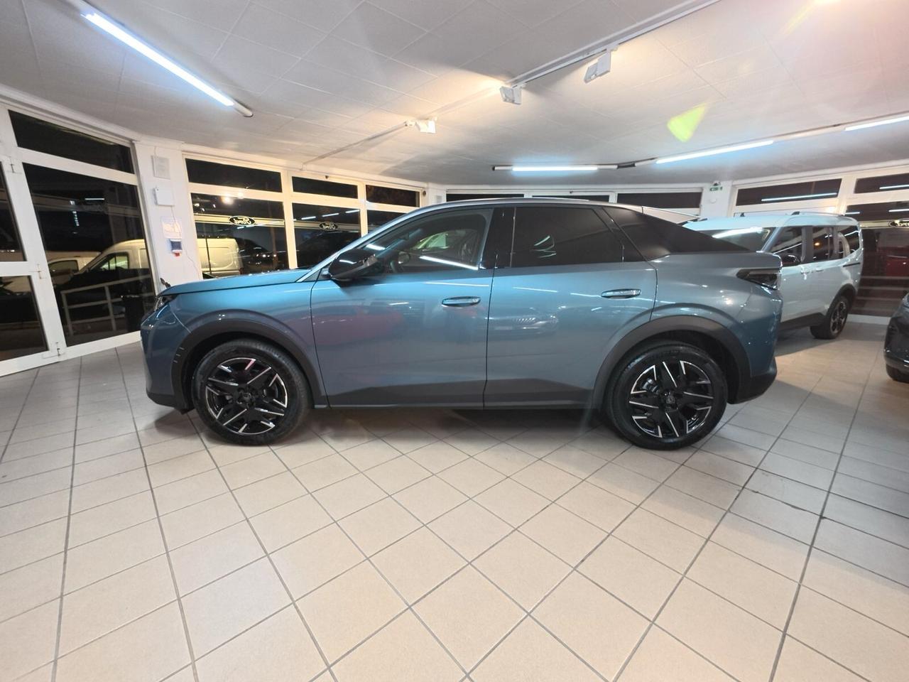 Peugeot 3008 Hybrid 136 e-DCS6 Allure KM ZERO