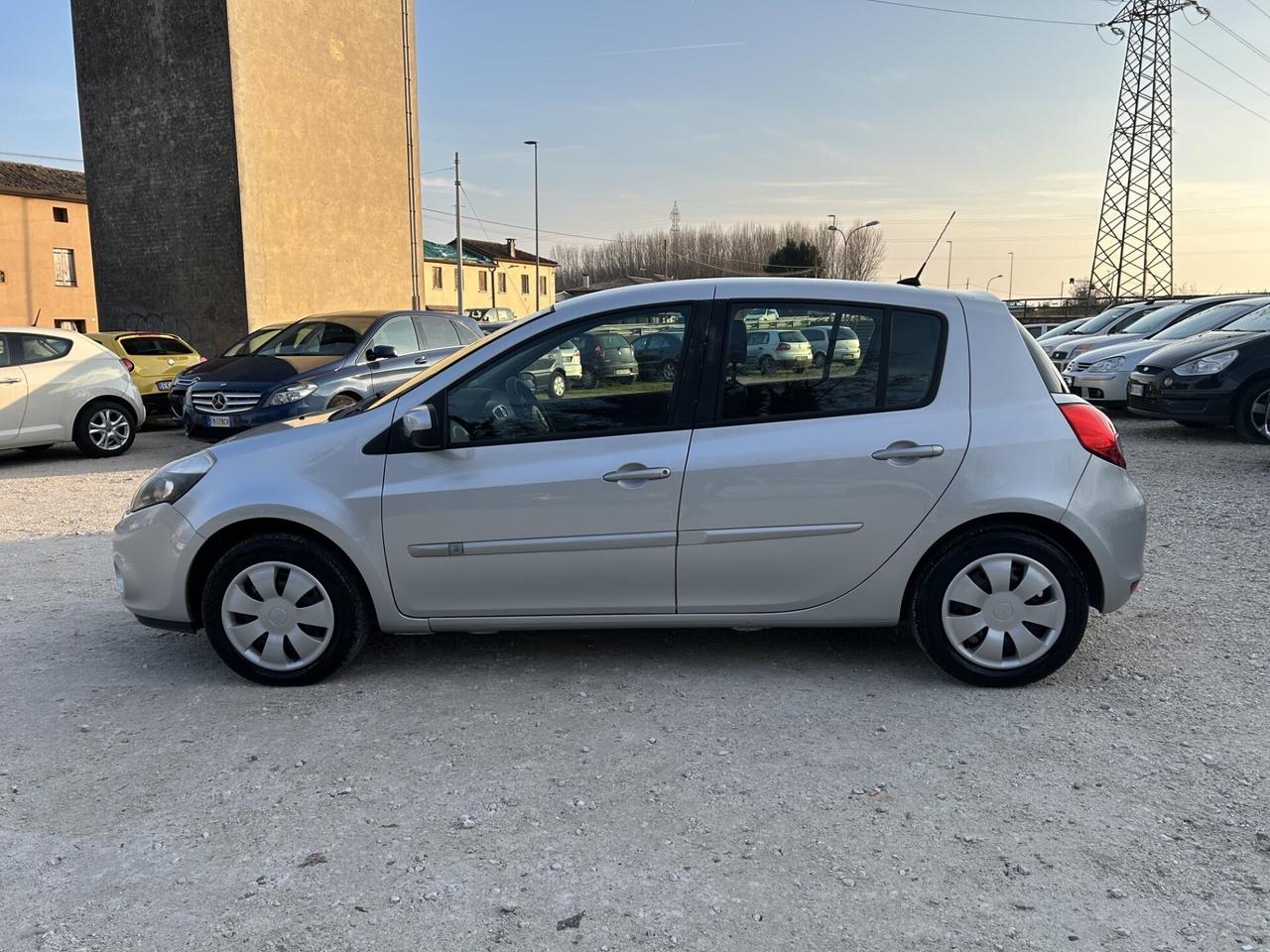 RENAULT CLIO 1.2 75CV GPL UNICO PROP. NEOPATENTATI