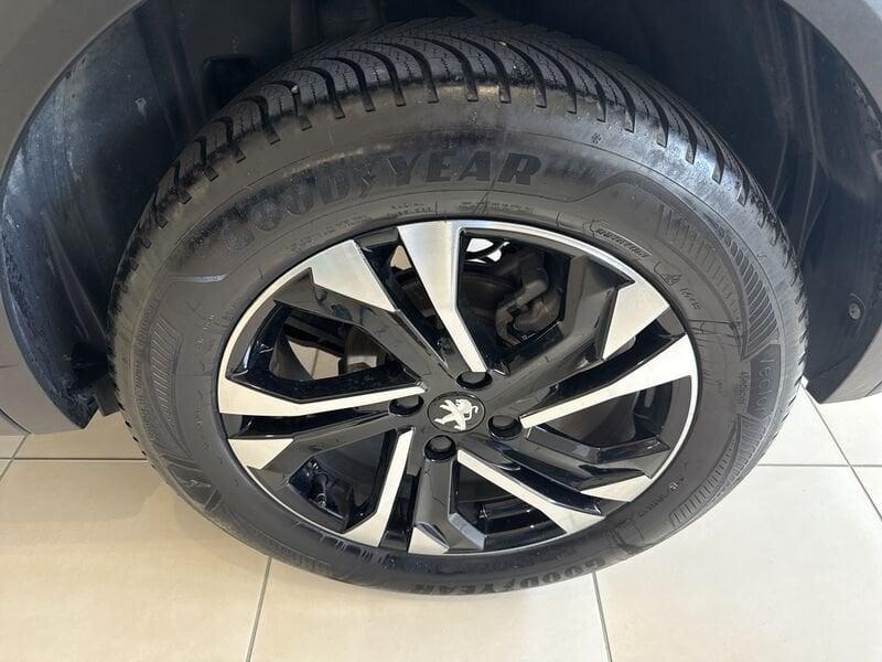 Peugeot 2008 PureTech 100 S&S Allure Pack