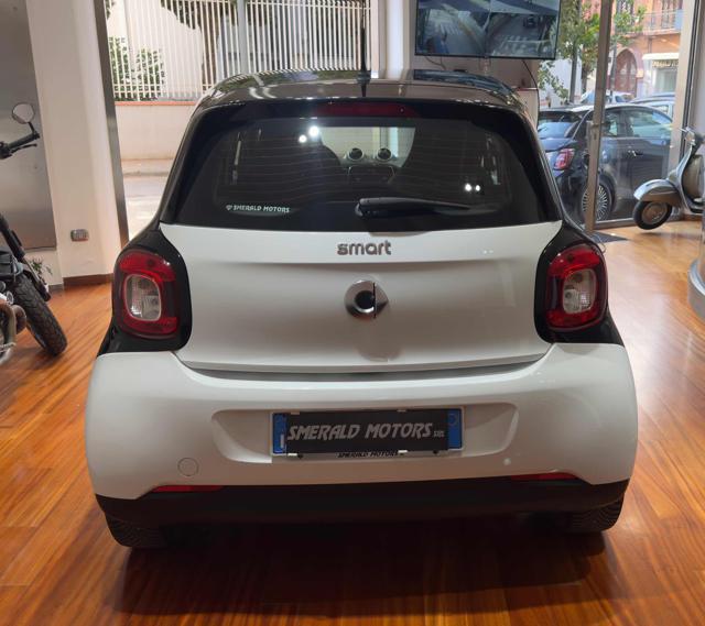 SMART ForFour 1.0 70CV twinamic Youngster