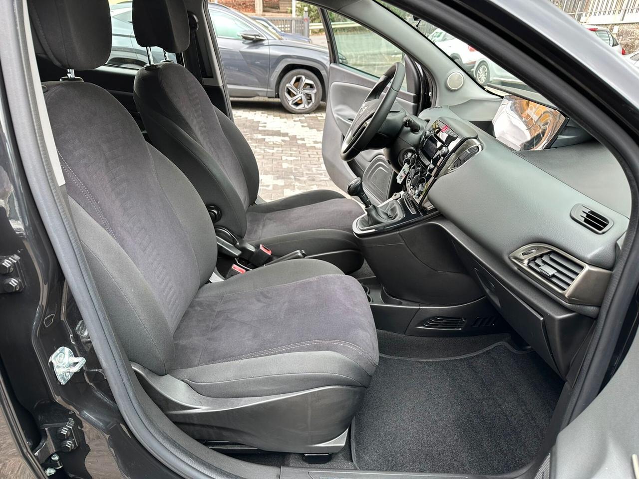 Lancia Ypsilon 1.3 MJT 16V 95 CV 5 porte S&S Gold