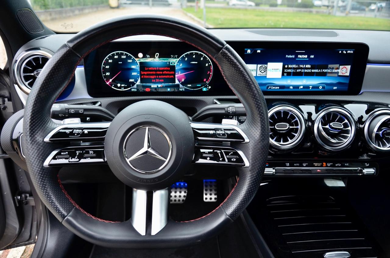 MERCEDES-BENZ A180 AMG LINE PREMIUM PLUS 136cv AUTO, UNICOPROPRIETARIO, TETTO, NIGHT PACK, FARI LED, LUCI 64 COLORI, PERMUTE