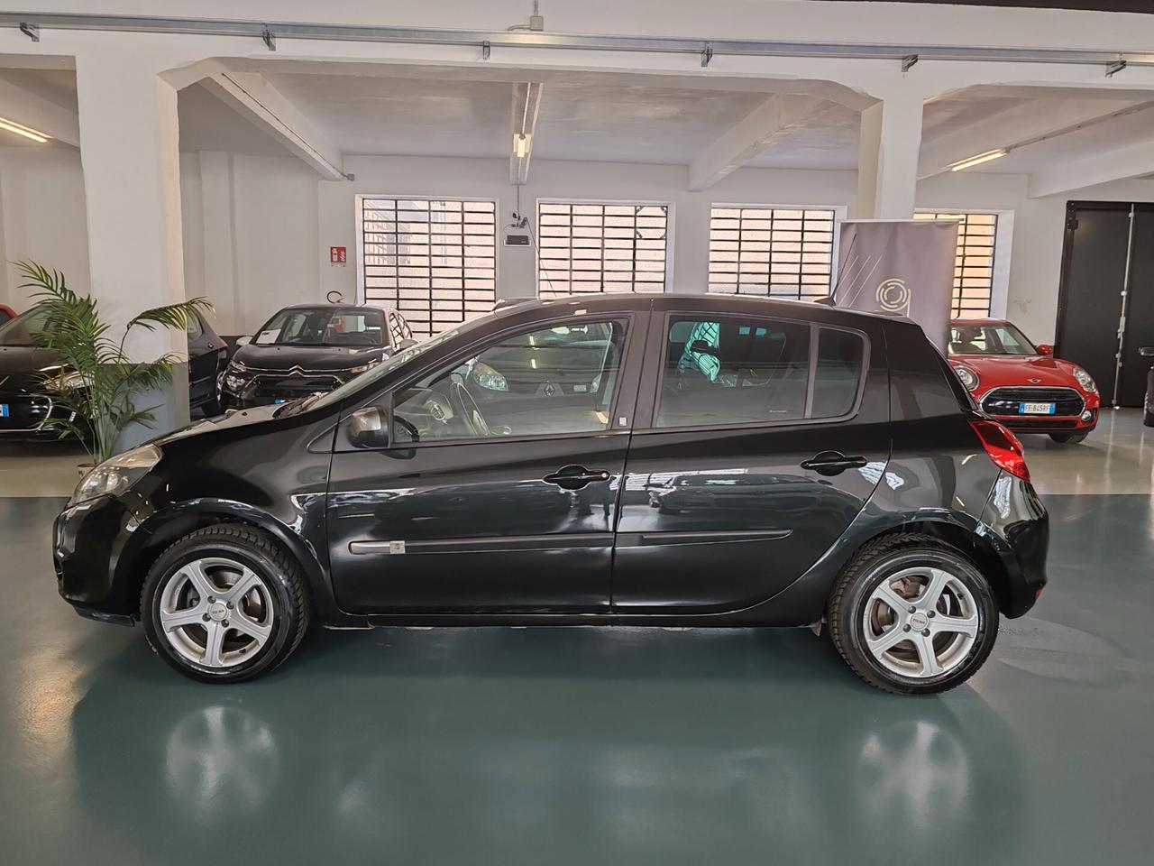 Renault Clio 1.2 16V 3 porte Luxe